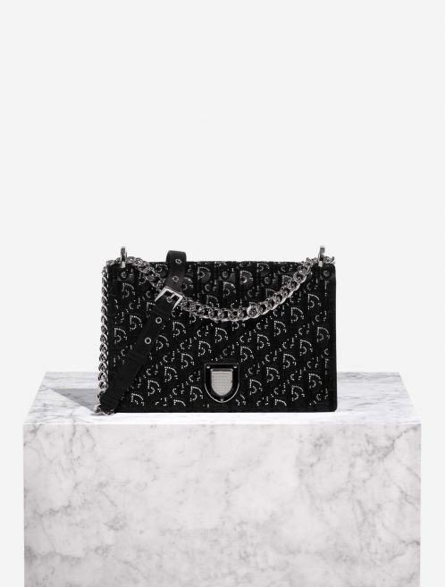 Dior Diorama Medium Black Front  | Sell your designer bag on Saclab.com