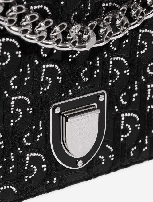 Dior Diorama Medium Black Closing System  | Sell your designer bag on Saclab.com