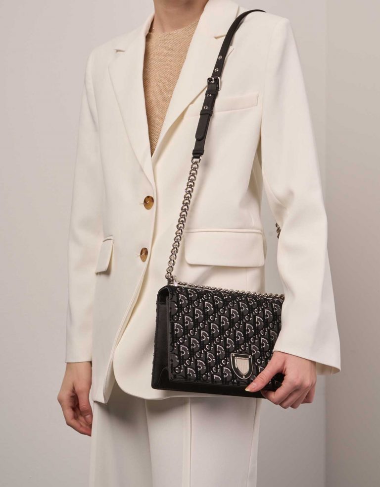Dior Diorama Medium Black Sizes Worn | Sell your designer bag on Saclab.com