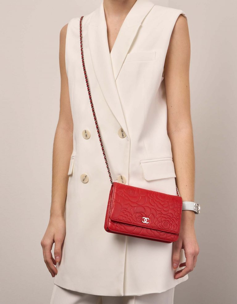Pre-owned Chanel bag WOC Lamb Camellia Red Red Front | Sell your designer bag on Saclab.com