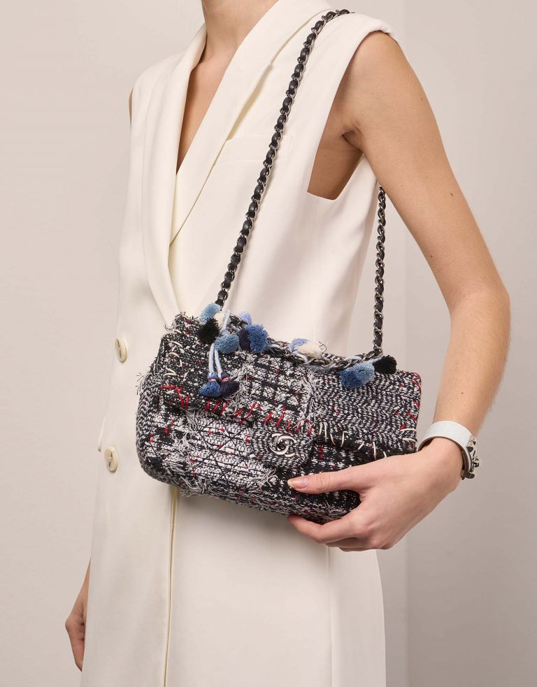 Pre-owned Chanel bag Timeless Medium Tweed Black / White / Red Black Front | Sell your designer bag on Saclab.com