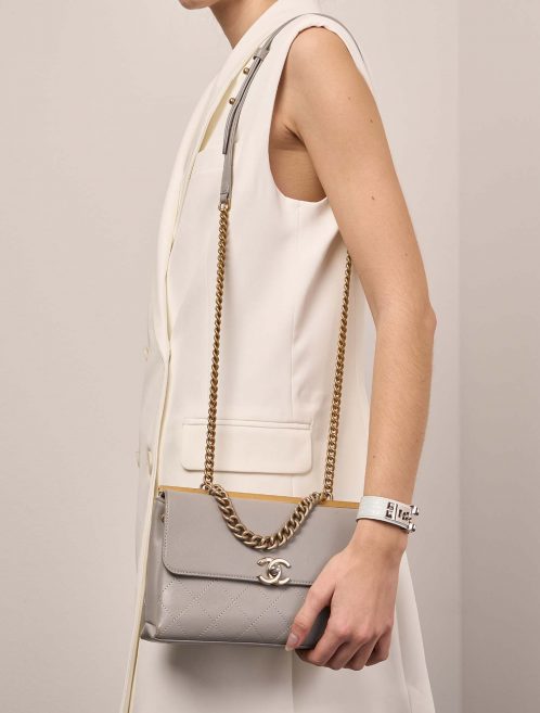 Chanel ChainHandle Grey Sizes Worn | Sell your designer bag on Saclab.com