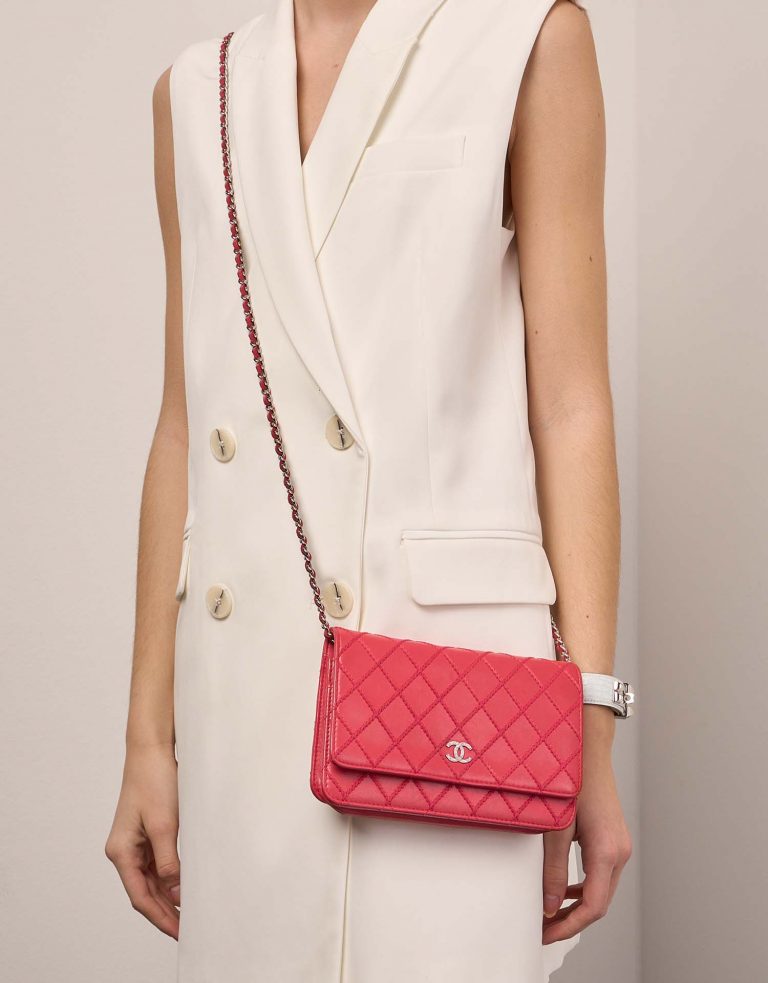 Pre-owned Chanel bag Timeless WOC Lamb Red Red Front | Sell your designer bag on Saclab.com