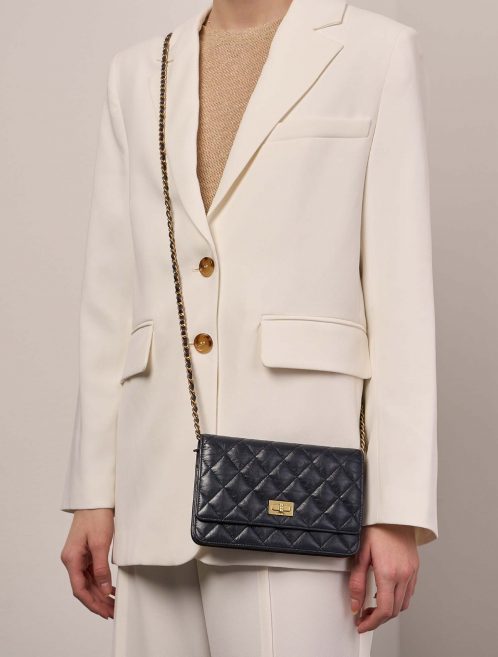 Chanel 255ReissueWOC NavyBlue Sizes Worn | Sell your designer bag on Saclab.com