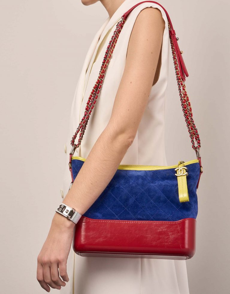 Pre-owned Chanel bag Gabrielle Medium Calf / Suede Blue / Red / Yellow Blue Front | Sell your designer bag on Saclab.com