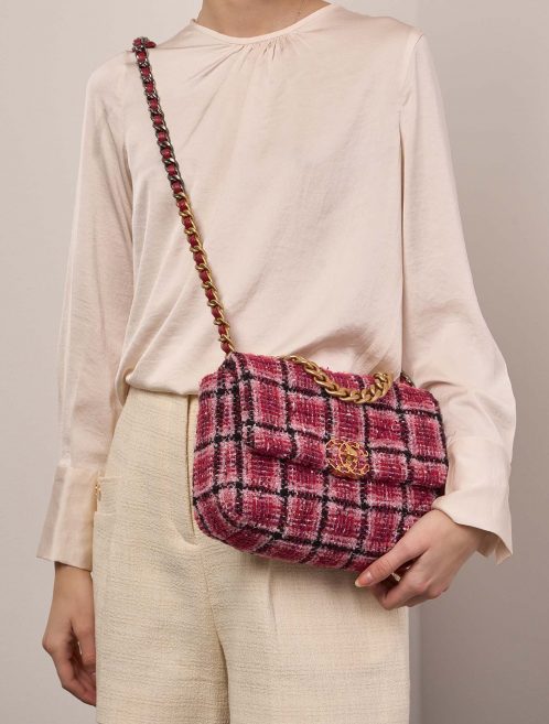 Chanel 19 FlapBag Red Sizes Worn | Sell your designer bag on Saclab.com