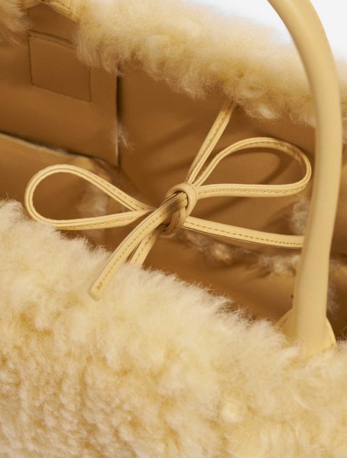 BottegaVeneta Tote Medium TeddyGold Closing System  | Sell your designer bag on Saclab.com