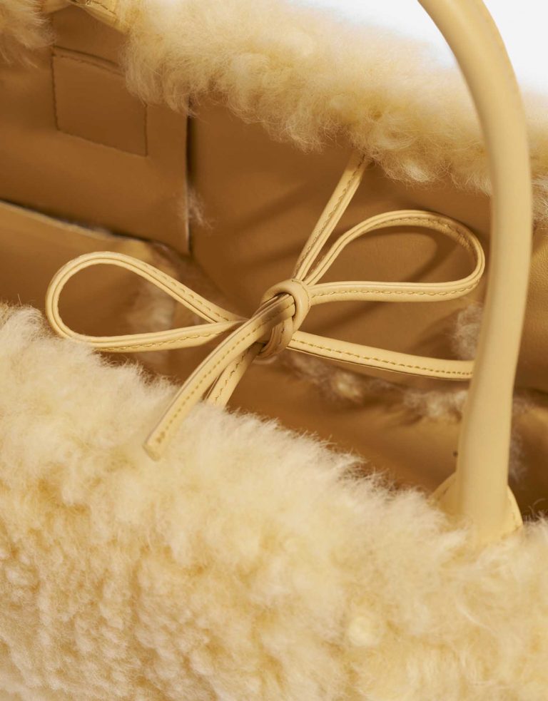 BottegaVeneta Tote Medium TeddyGold Closing System  | Sell your designer bag on Saclab.com