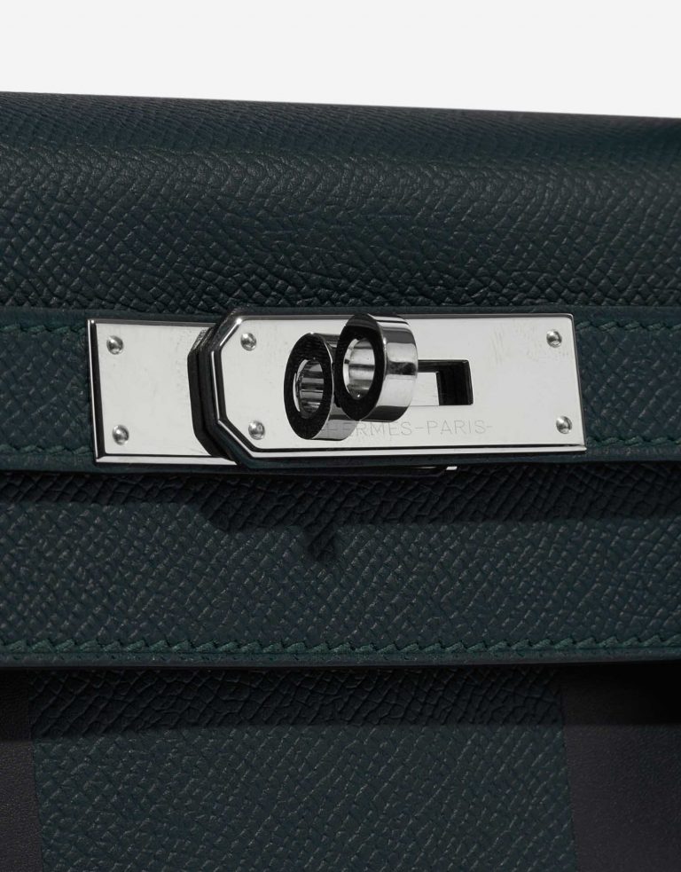 Hermès Kelly 28 VertCypres-Blue Obscur-Malachite Closing System  | Sell your designer bag on Saclab.com