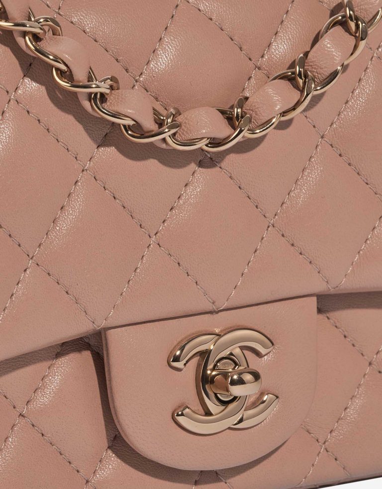 Chanel Timeless MiniSquare BeigeRose Closing System  | Sell your designer bag on Saclab.com