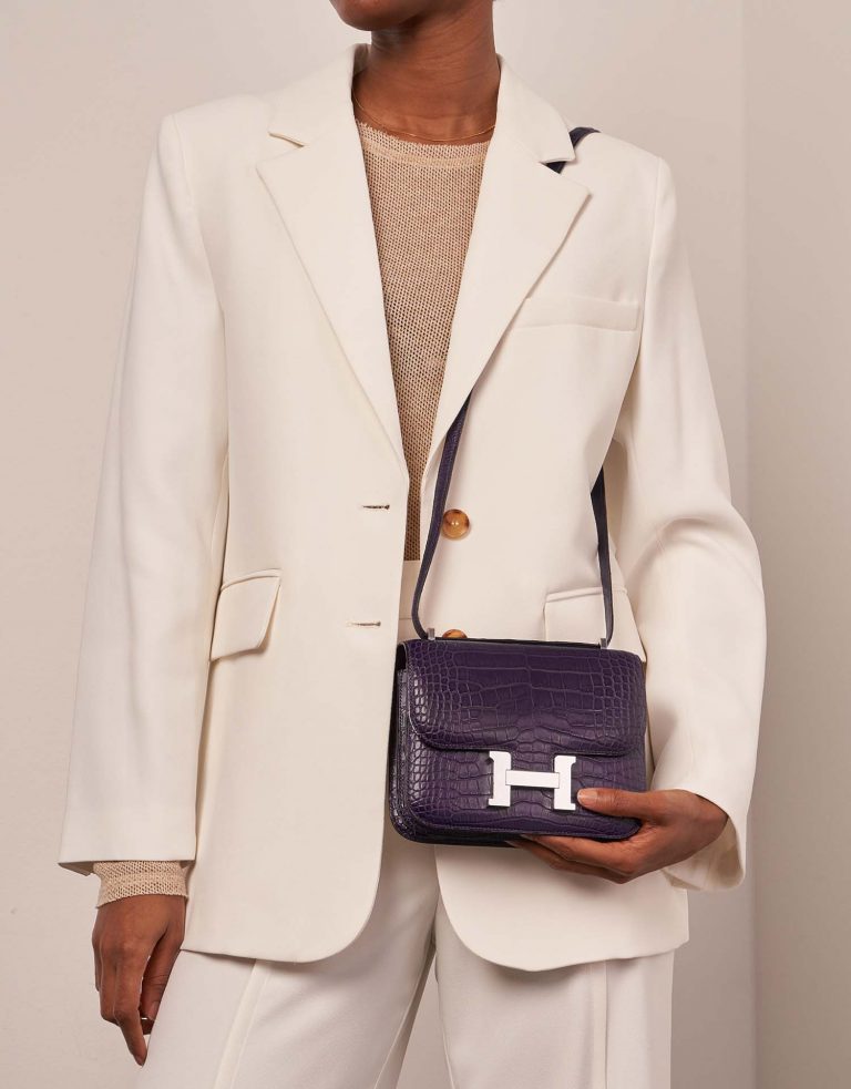 Hermès Constance 18 Amethyst Sizes Worn | Sell your designer bag on Saclab.com