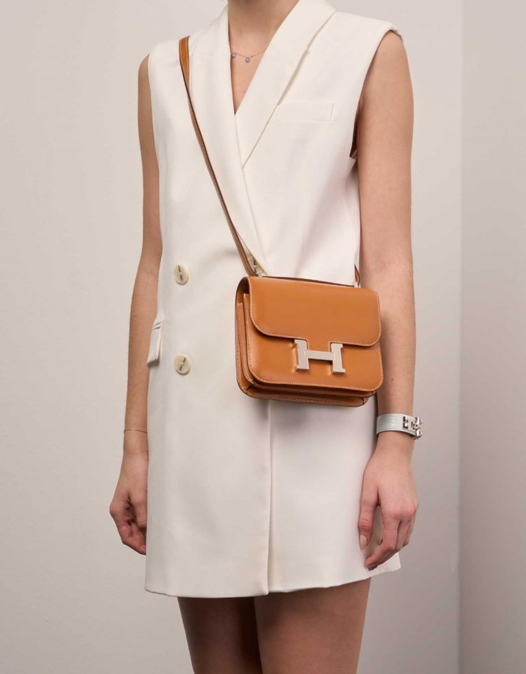 Hermès Constance 18 Naturel Front  | Sell your designer bag on Saclab.com