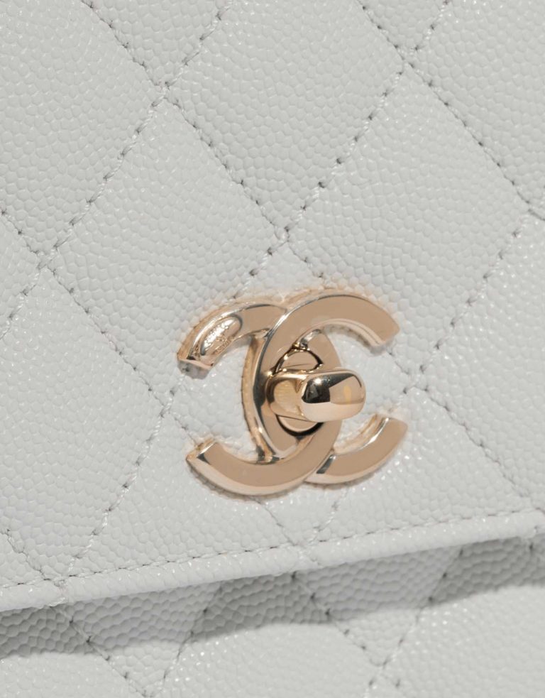 Chanel TimelessHandle Small White Closing System  | Sell your designer bag on Saclab.com