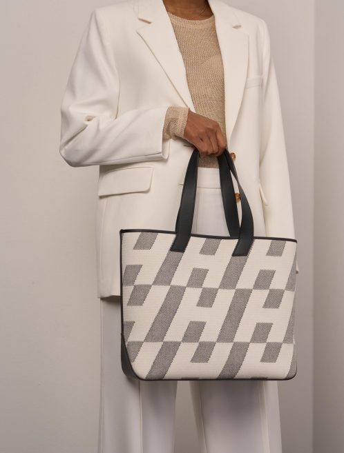 Hermès CabasHEnBias 40 Black-Ecru 1M | Sell your designer bag on Saclab.com