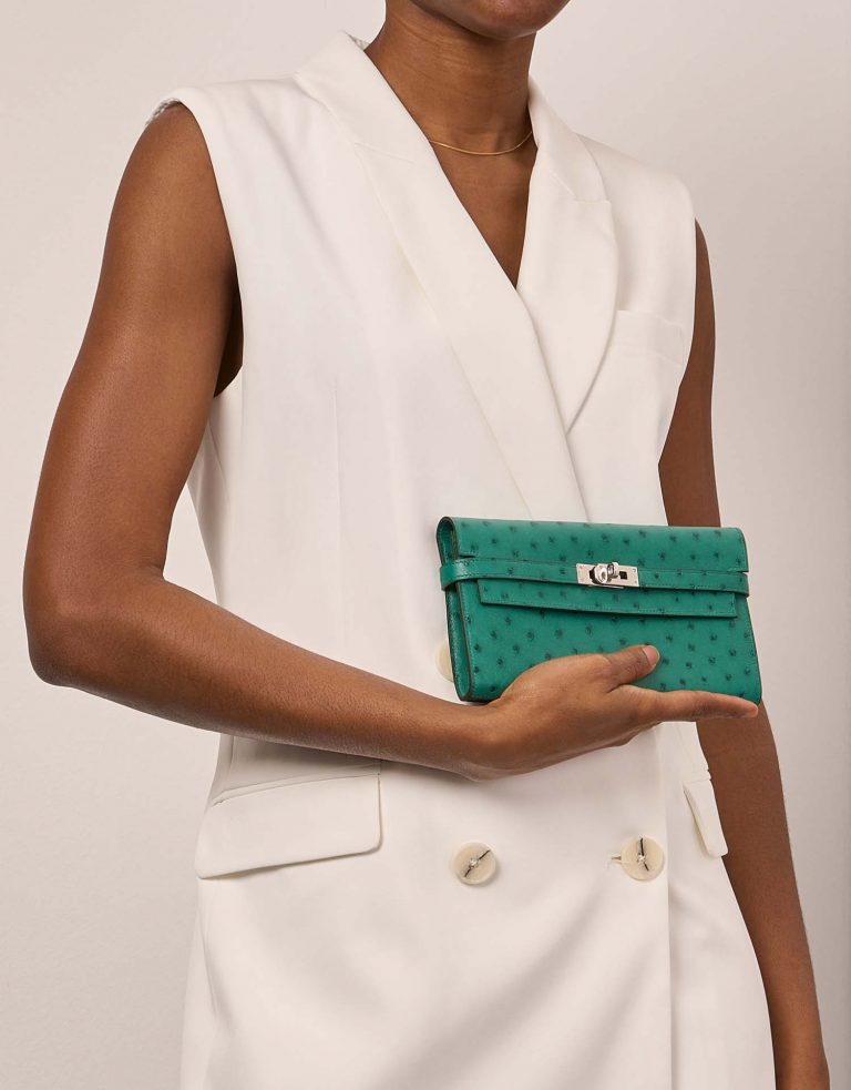 Hermès Kelly LongWallet VertVerone Front  | Sell your designer bag on Saclab.com