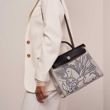 Hermès Herbag 31 Black-Ecru Sizes Worn | Sell your designer bag on Saclab.com