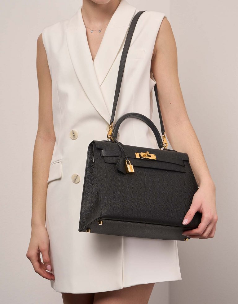 Hermès Kelly 32 Black 1M | Sell your designer bag on Saclab.com