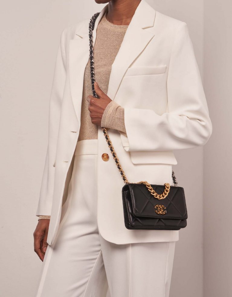 Chanel 19 WOC Black Front  | Sell your designer bag on Saclab.com