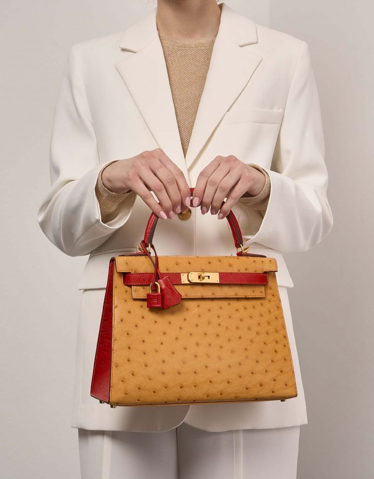 Hermès Kelly 28 Gold-RougeVif 1M | Sell your designer bag on Saclab.com