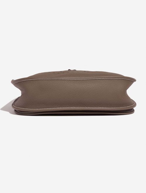 Hermès Evelyne 33 Etoupe Bottom  | Sell your designer bag on Saclab.com