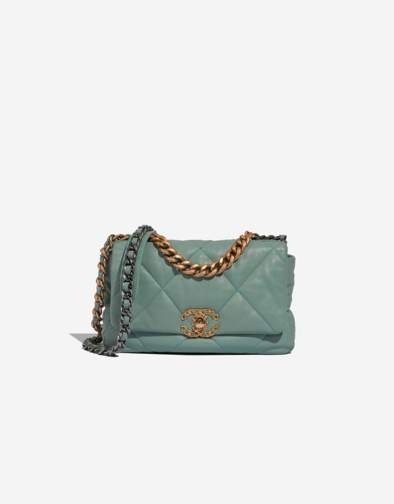 Chanel 19 LightGreen 0F | Sell your designer bag on Saclab.com