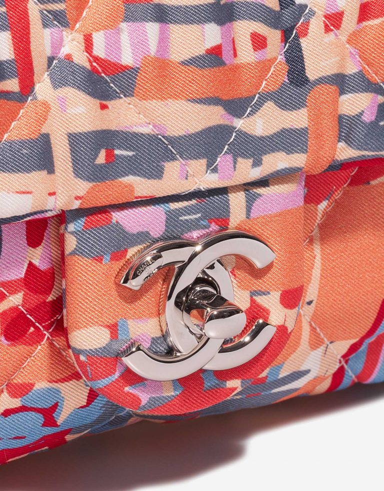 Chanel Timeless Maxi Multicolor Closing System  | Sell your designer bag on Saclab.com