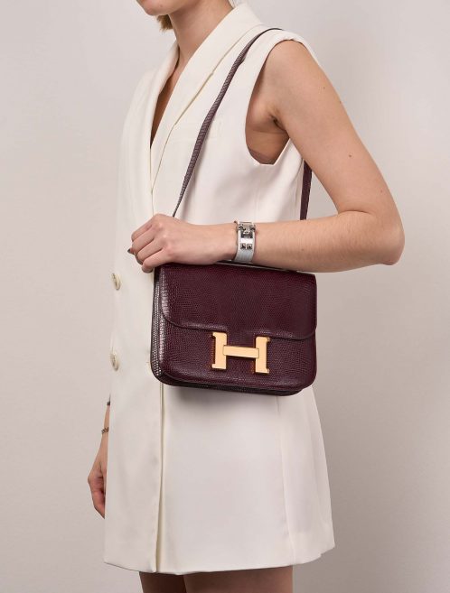 Hermès Constance 23 Bordeaux Sizes Worn | Sell your designer bag on Saclab.com