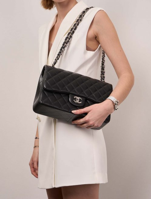 Chanel Timeless Jumbo Black Sizes Worn | Sell your designer bag on Saclab.com