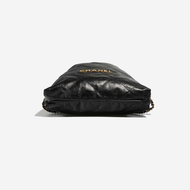 Pre-owned Chanel bag 22 Backpack Calf Black Black | Sell your designer bag on Saclab.com