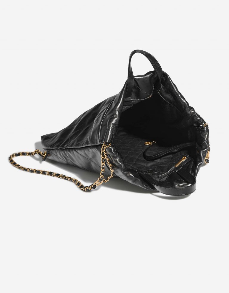 Pre-owned Chanel bag 22 Backpack Calf Black Black | Sell your designer bag on Saclab.com