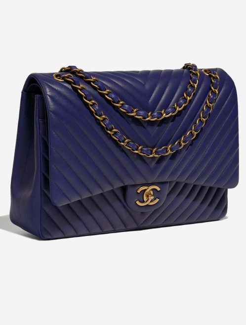 Pre-owned Chanel bag Timeless Chevron Maxi Lamb Blue Blue | Sell your designer bag on Saclab.com