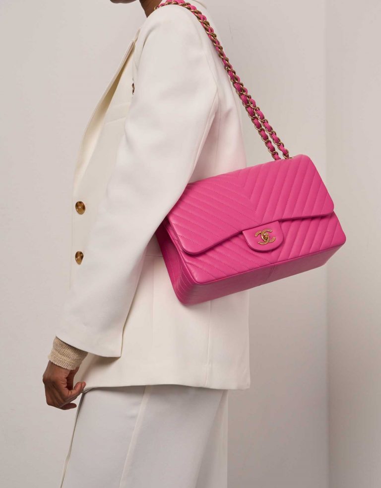 Pre-owned Chanel bag Timeless Chevron Jumbo Lamb Hot Pink Pink | Sell your designer bag on Saclab.com