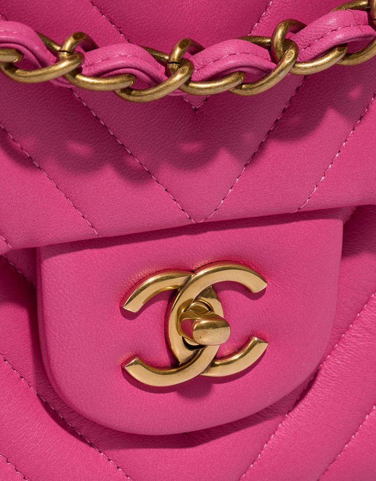 Pre-owned Chanel bag Timeless Chevron Jumbo Lamb Hot Pink Pink | Sell your designer bag on Saclab.com