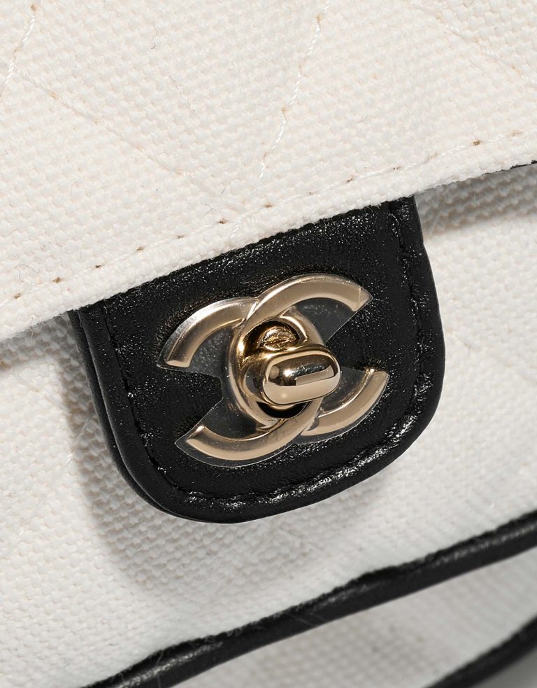 Chanel ClutchWithChain Small White-Black Closing System  | Sell your designer bag on Saclab.com