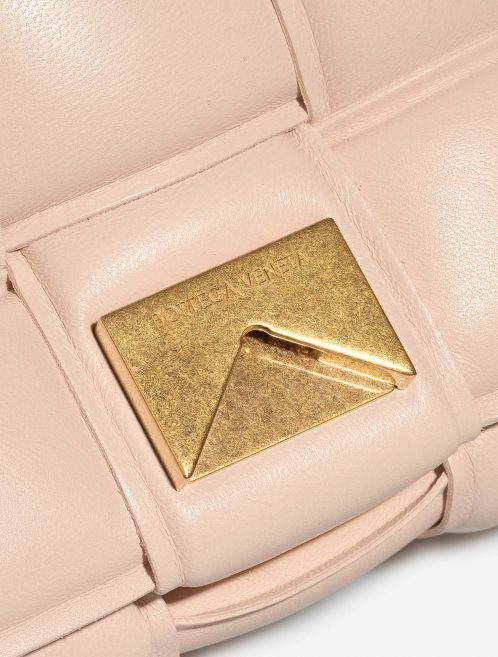 BottegaVeneta Cassette OneSize Peach Closing System  | Sell your designer bag on Saclab.com