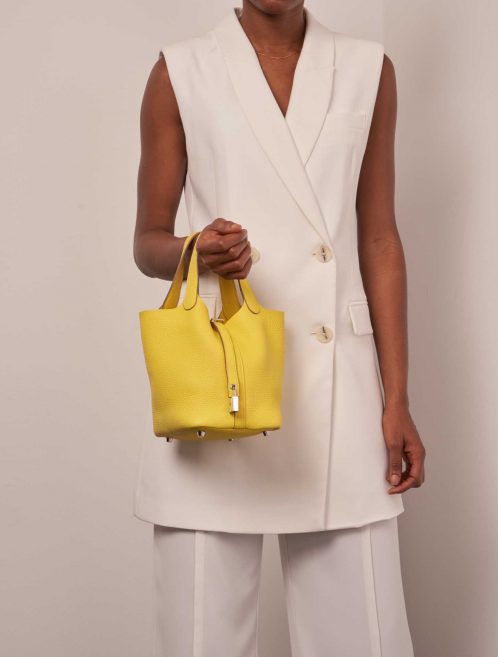 Hermès Picotin 18 Lime Sizes Worn | Sell your designer bag on Saclab.com