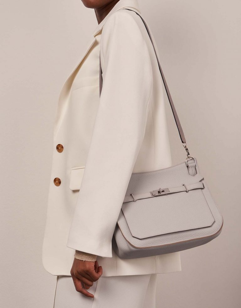 Hermès Jypsiere 28 GrisPerle-GrisTourterelle 1M | Sell your designer bag on Saclab.com