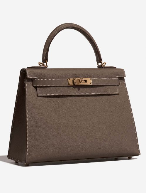 Hermès Kelly 28 Etoupe Side Front  | Sell your designer bag on Saclab.com