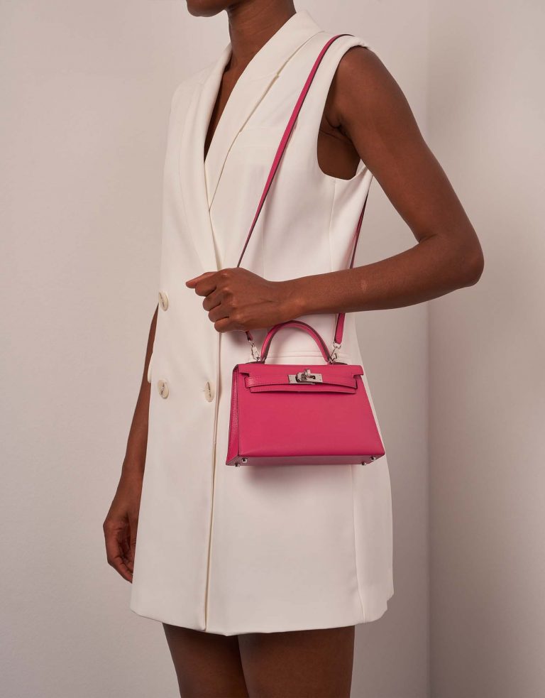 Hermès Kelly Mini RoseExtreme Sizes Worn | Sell your designer bag on Saclab.com