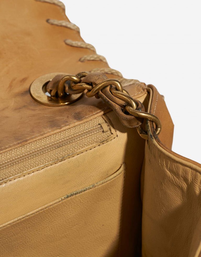 Chanel Timeless Jumbo Natural signs of wear | Sell your designer bag on Saclab.com