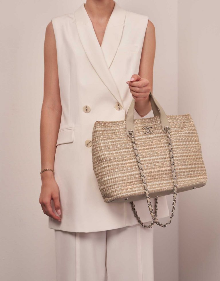 Chanel ShoppingTote OneSize Beige 1M | Sell your designer bag on Saclab.com