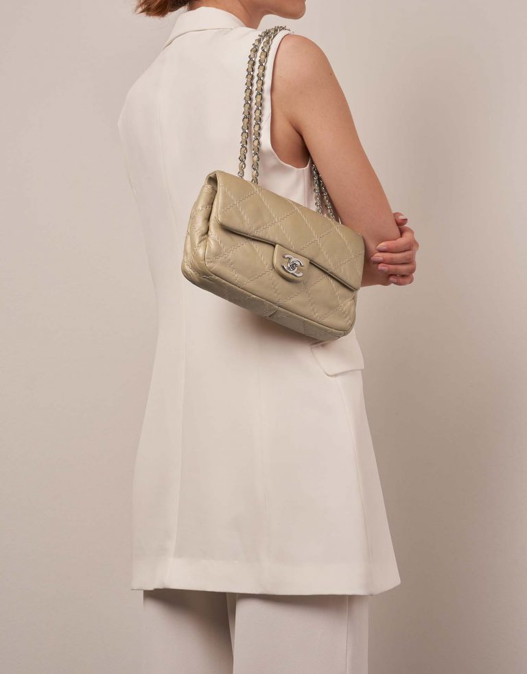 Pre-owned Chanel bag Timeless Medium Lamb Beige Beige | Sell your designer bag on Saclab.com