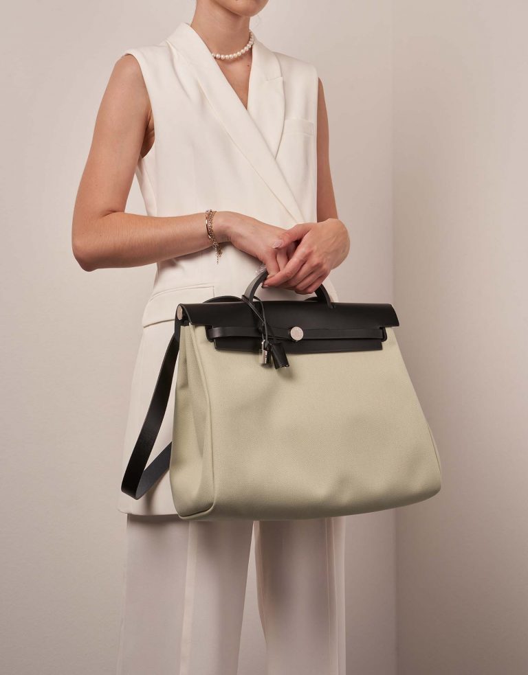 Hermès Herbag 39 Black-Beton Sizes Worn | Sell your designer bag on Saclab.com