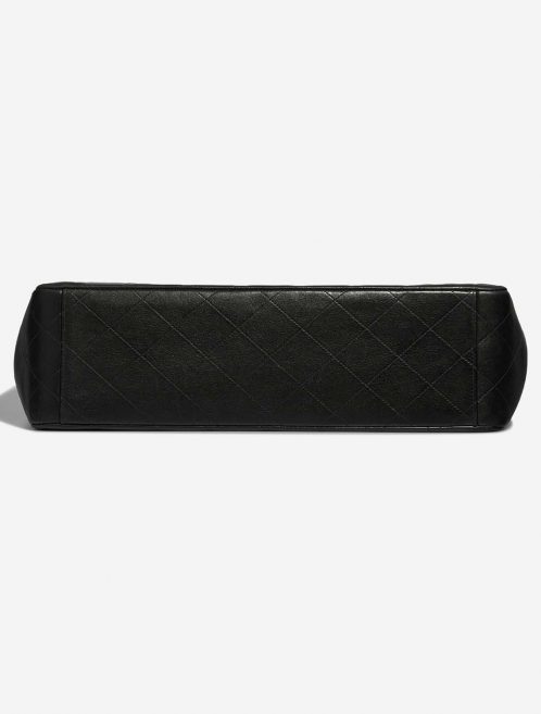 Chanel Timeless Maxi Black 8BTM | Sell your designer bag on Saclab.com