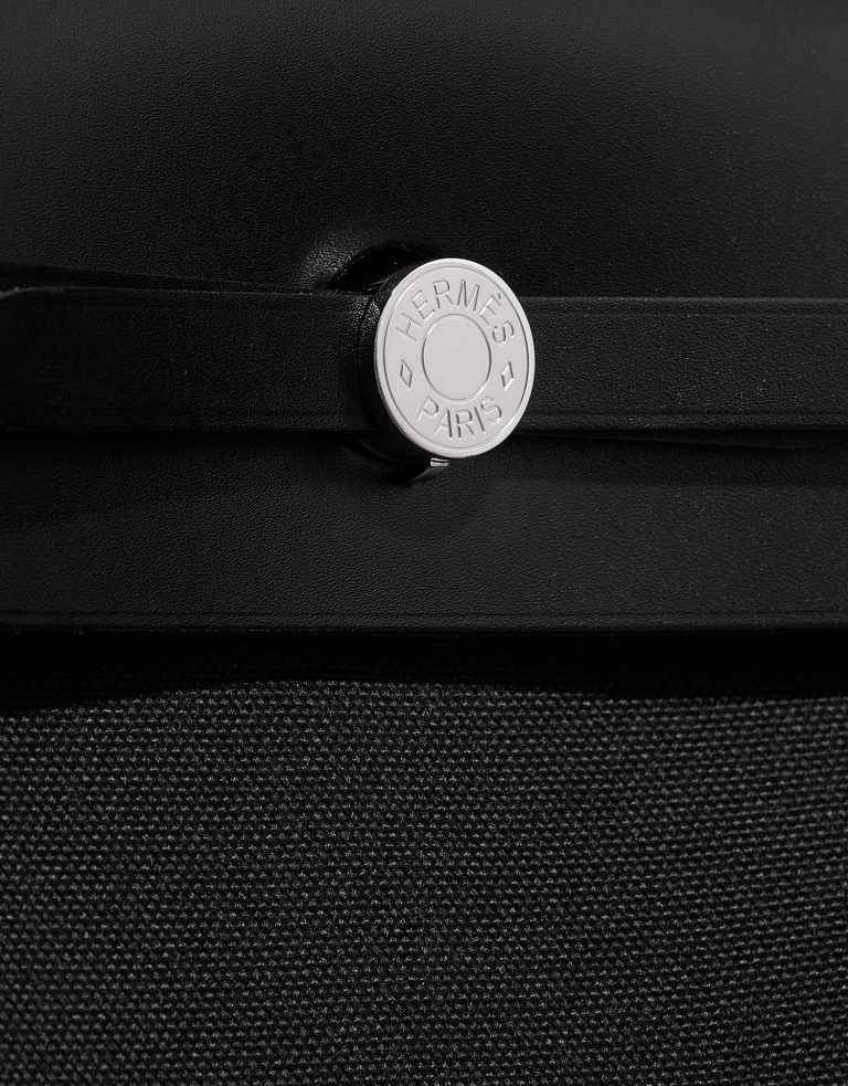 Hermès Herbag 39 Black Closing System  | Sell your designer bag on Saclab.com