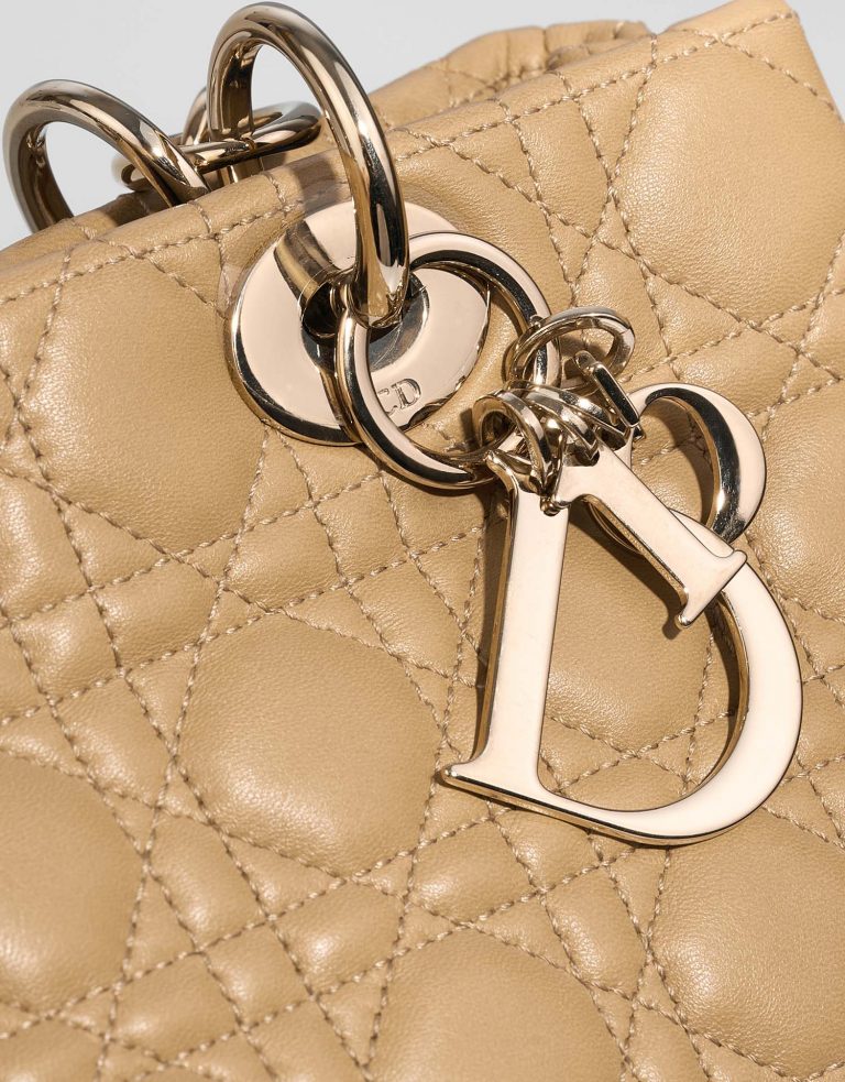 Dior Shopper Small Beige Closing System  | Sell your designer bag on Saclab.com