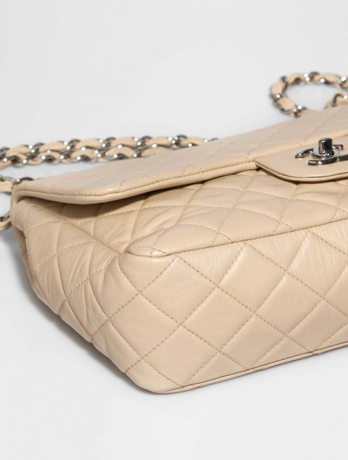 Chanel Timeless Jumbo Beige signs of wear | Sell your designer bag on Saclab.com
