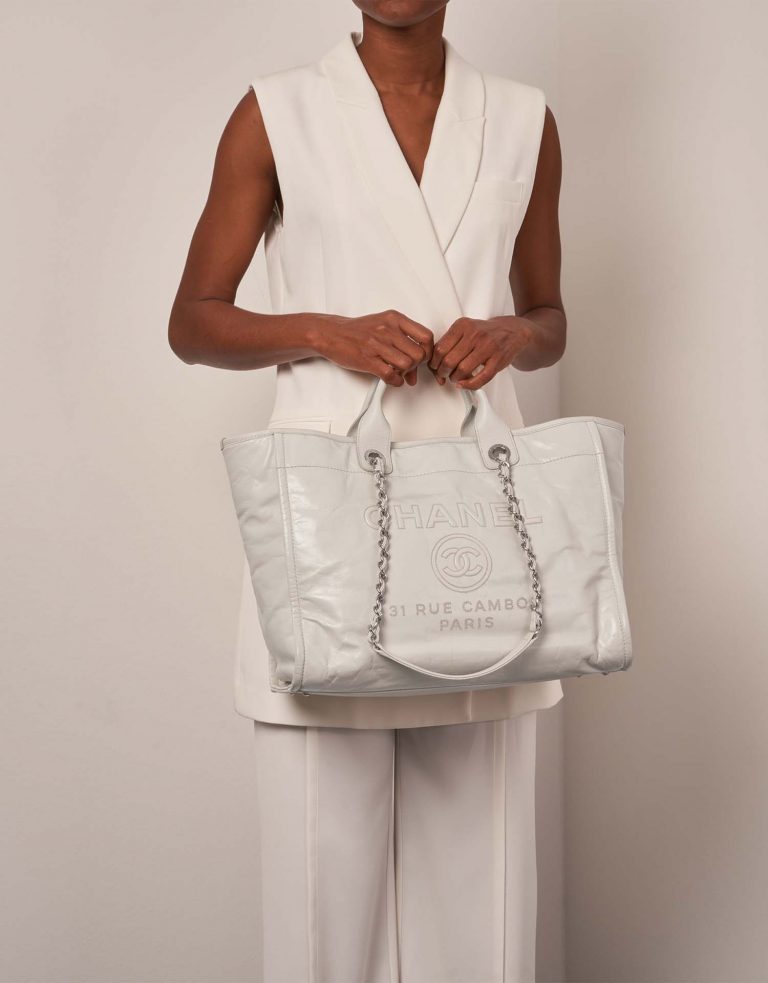 Chanel Deauville Medium White Sizes Worn | Sell your designer bag on Saclab.com