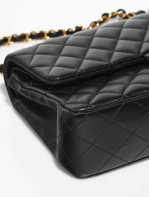 Chanel Timeless Medium Black signs of wear| Sell your designer bag on Saclab.com