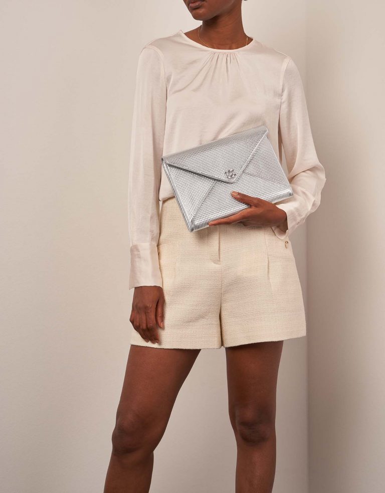 Chanel Clutch onesize Silver Sizes Worn | Sell your designer bag on Saclab.com